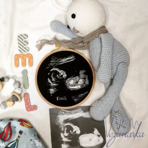 Unikatni pokloni 6 Ručni rad - Poklon vez ultrazvuka bebe na platnu