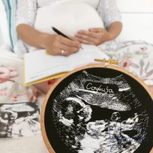 Unikatni pokloni 7 Personalizovani pokloni - vez ultrazvuka bebe na platnu